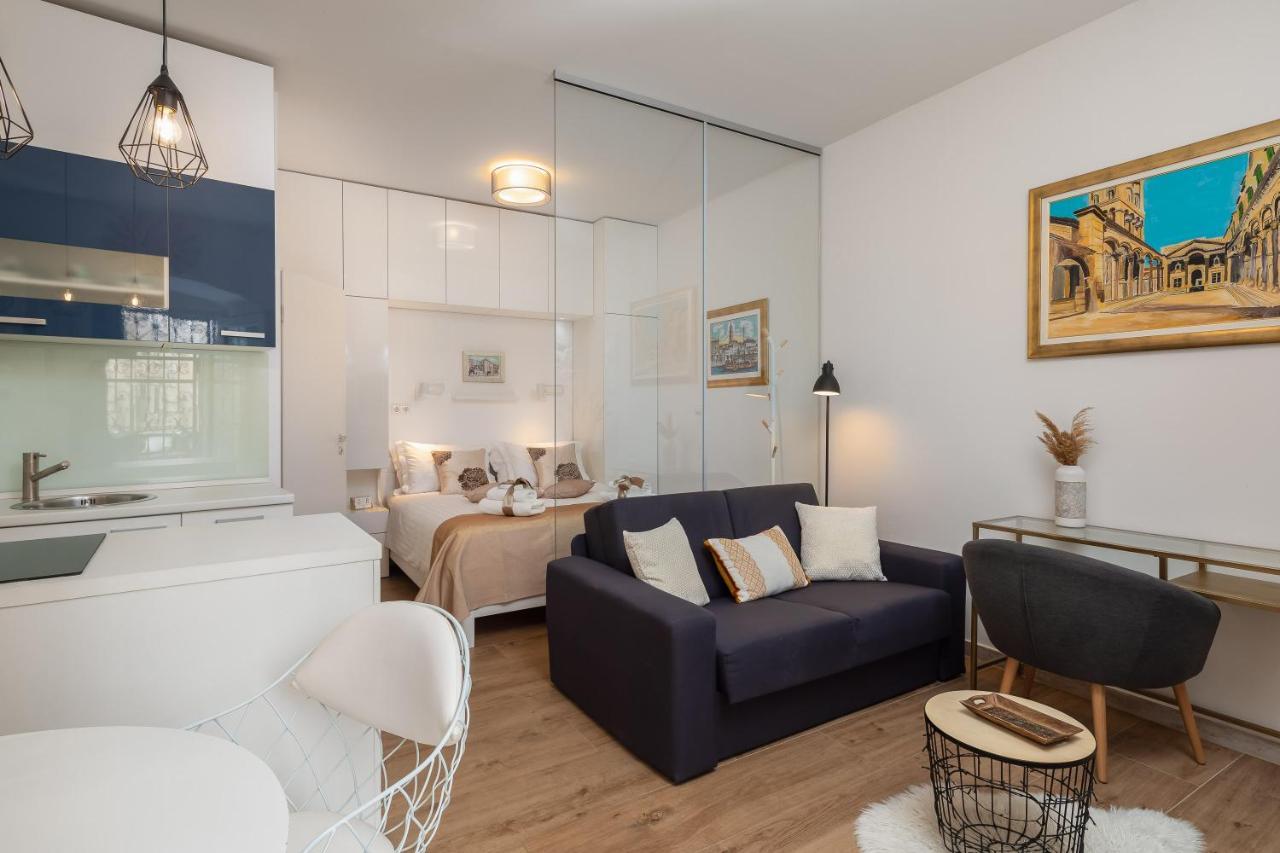 Apartment Jojo - Feel The City's Heartbeat Split