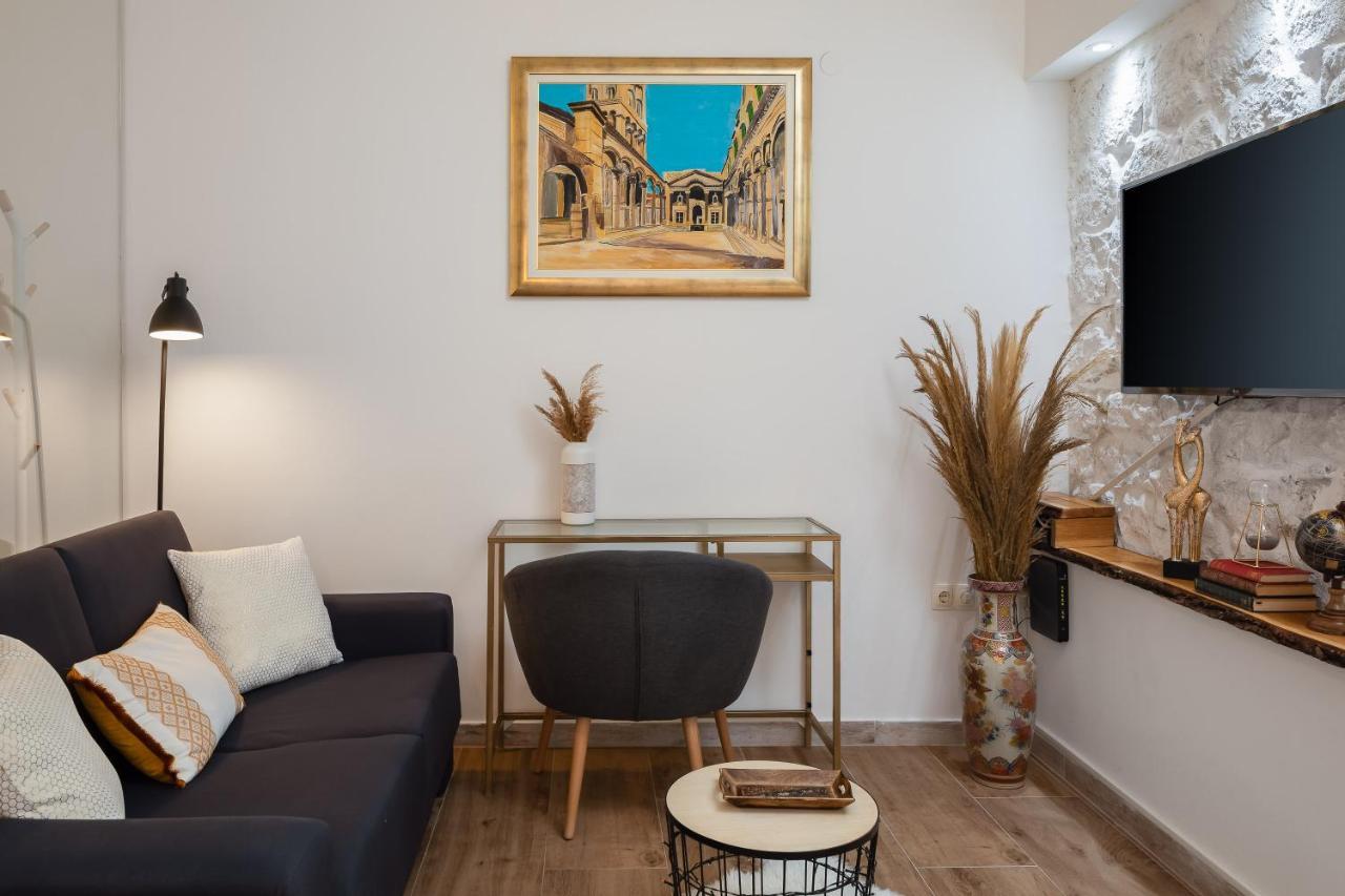 Jojo - Feel The City's Heartbeat Apartment Split