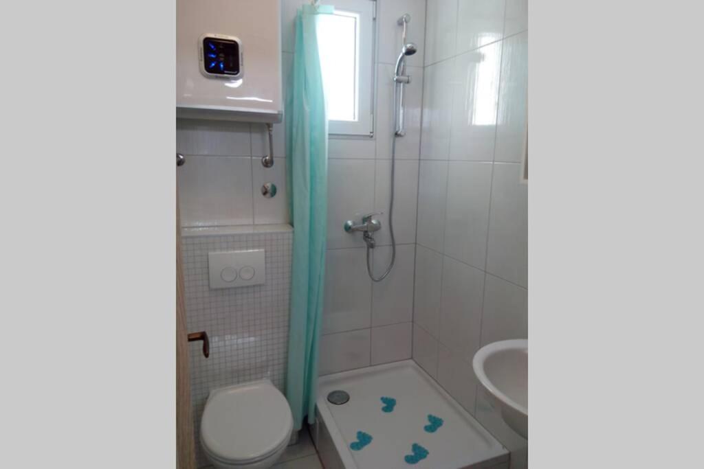 Apartman Try To Live Small In Center !