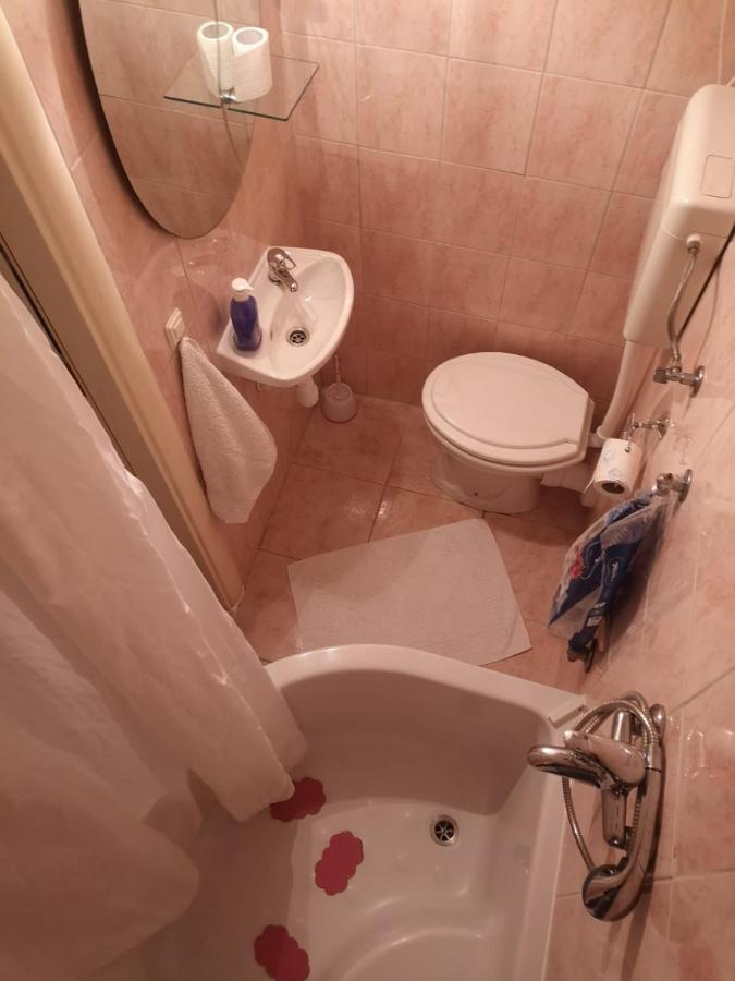 And Stambuk Gostinjska kuća 3*
