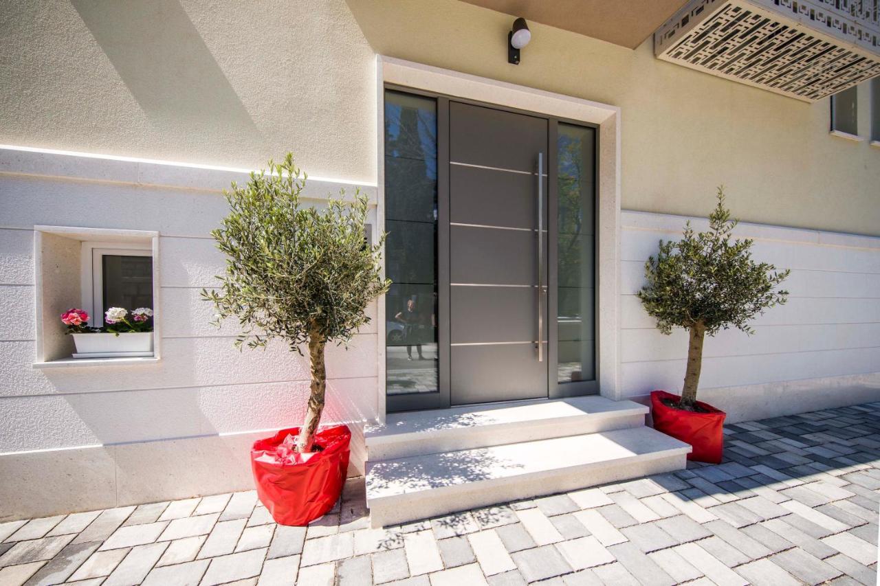 Amaris Luxury Split