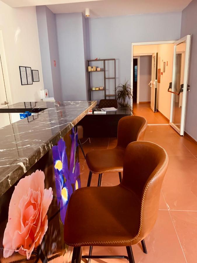 Elu Iris Hotel