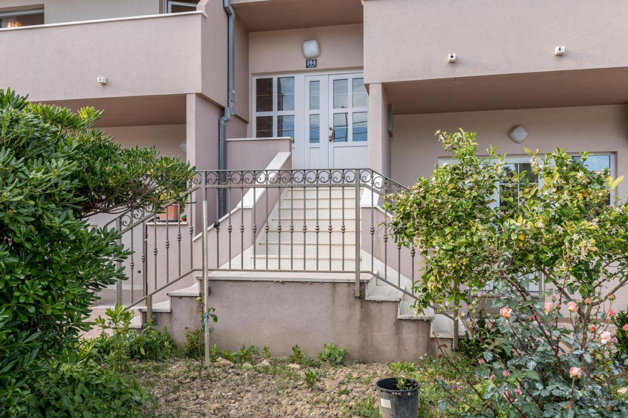 Nona Apartman *