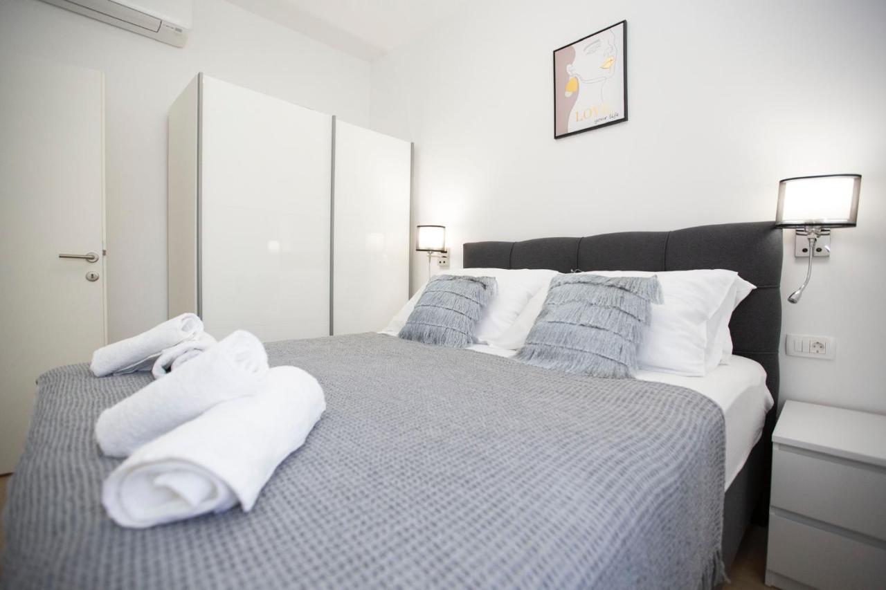 Triple A Apartment *