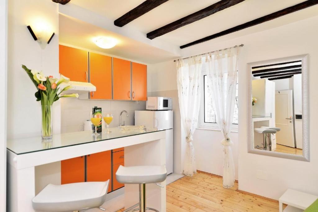 Marigold Stone House Apartment