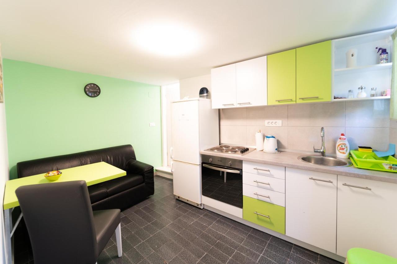 Fly Apartment
