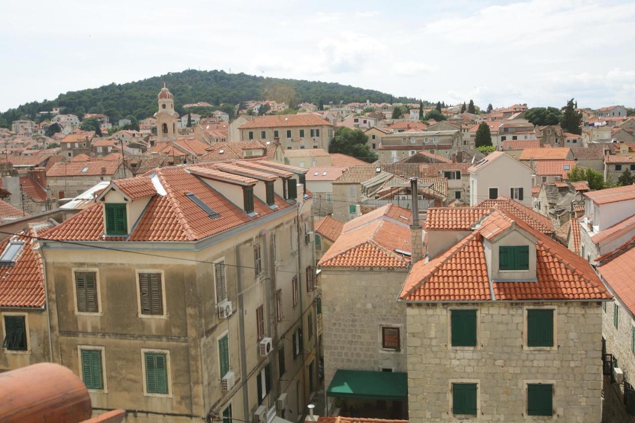 Center Lucia Split
