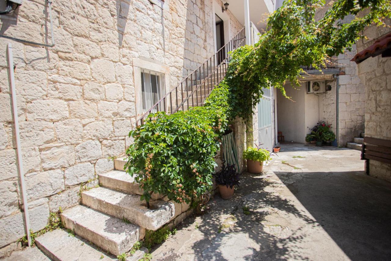 Karoca Apartment