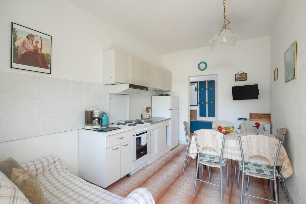 A2 - Near W Patio Parking And Grill *