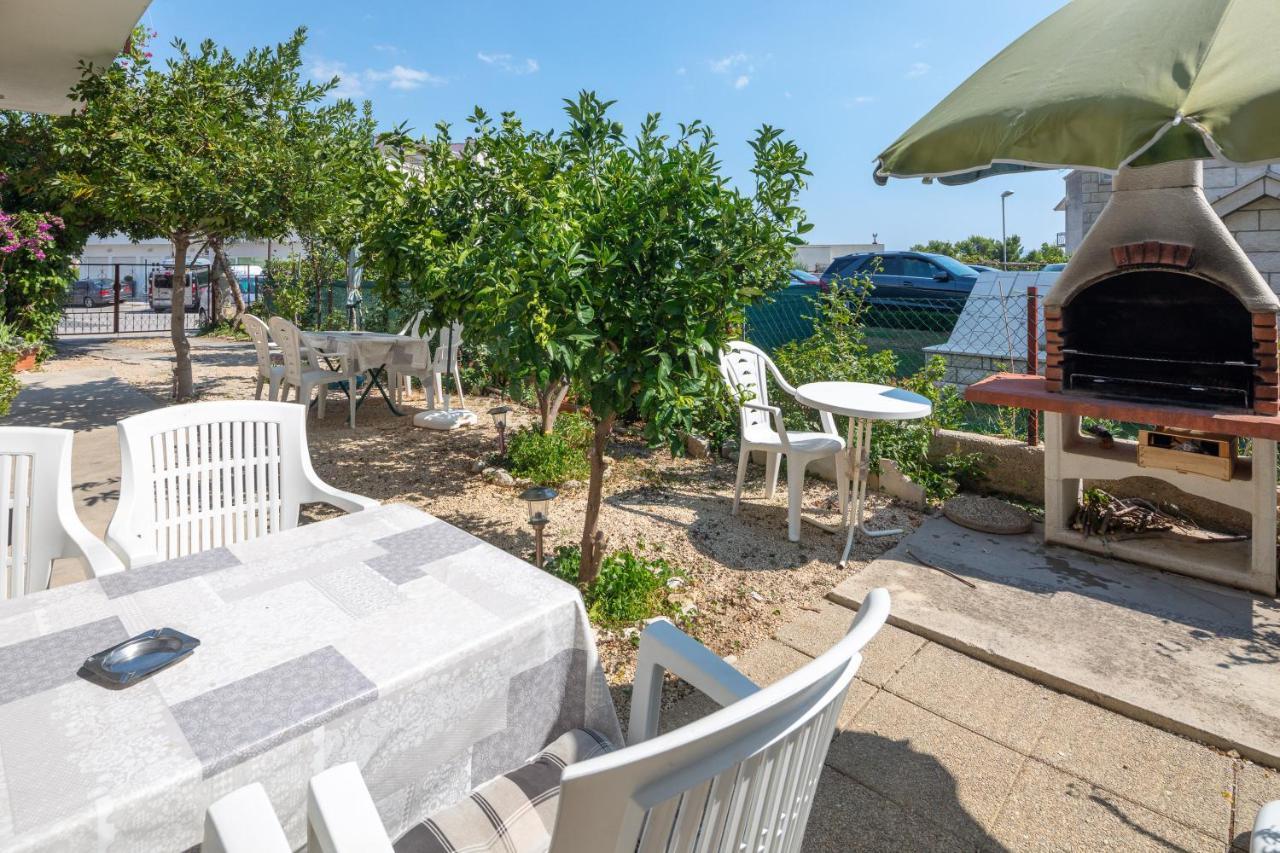 Apartman A2 - Near W Patio Parking And Grill