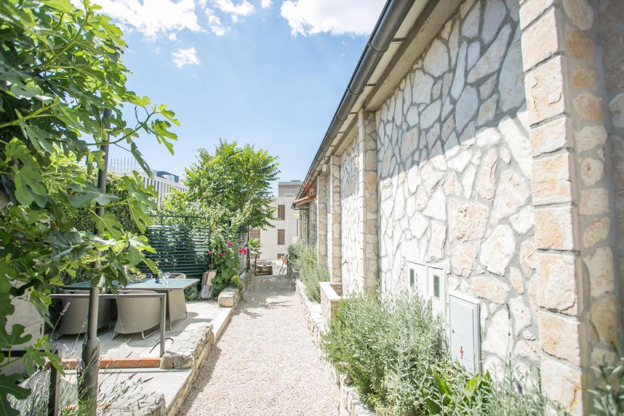 Garden 3*