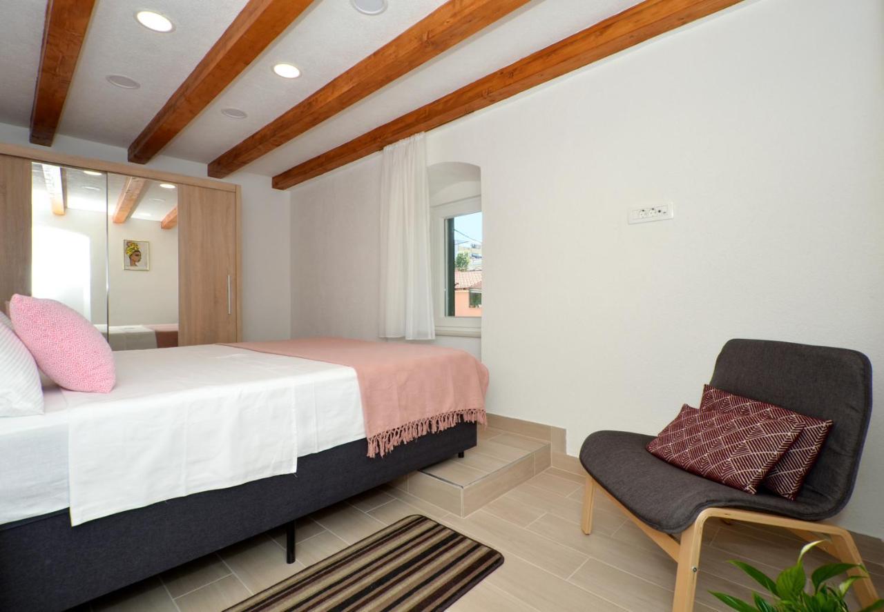 Apartment Sime Split