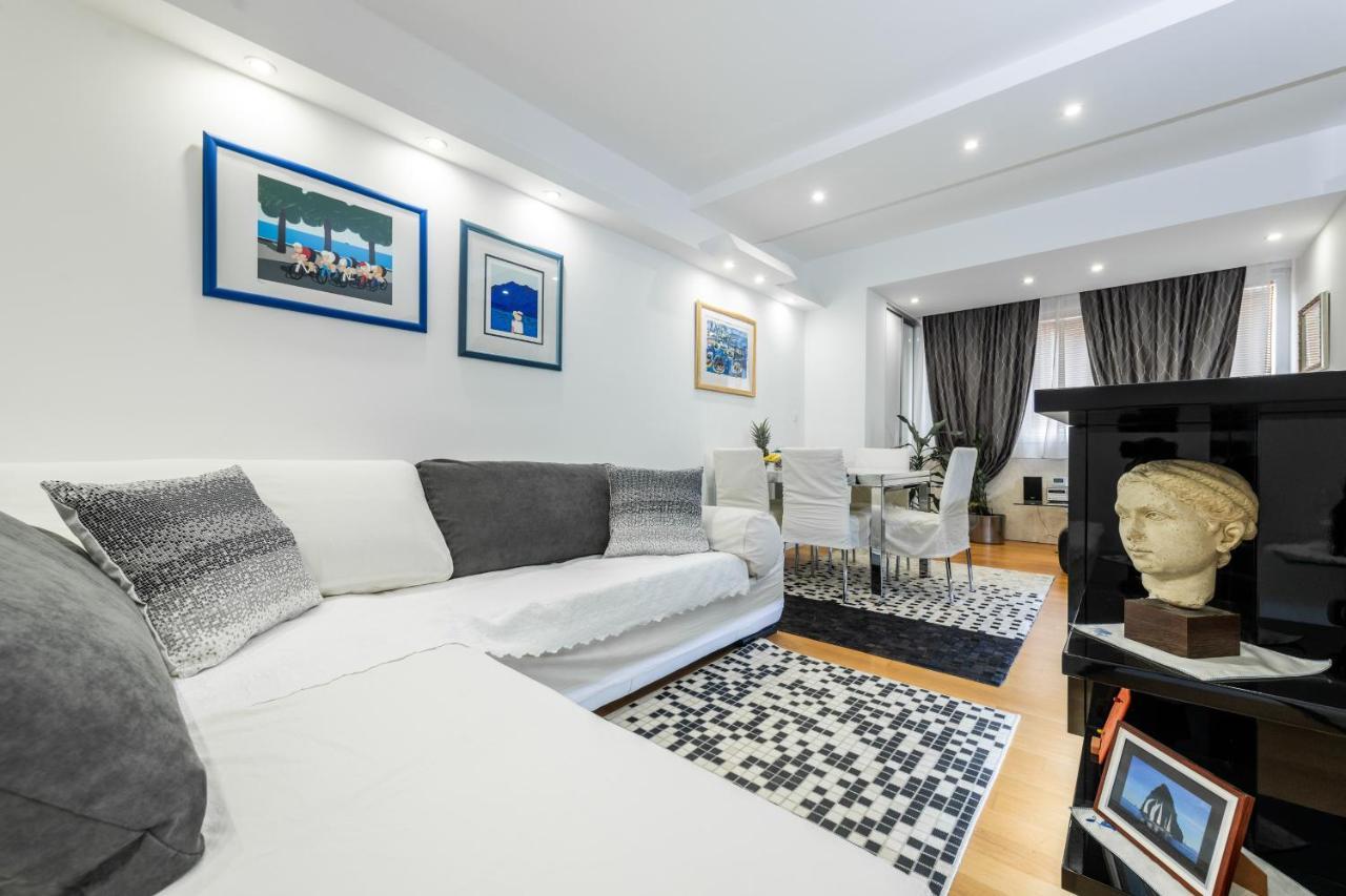 Luxury Set Apartment