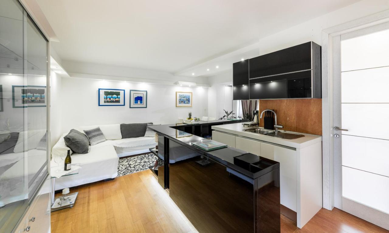 Apartment Luxury Set Split