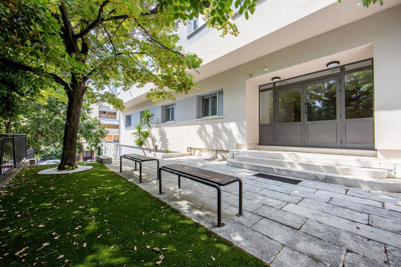 Caldo Luxury Split