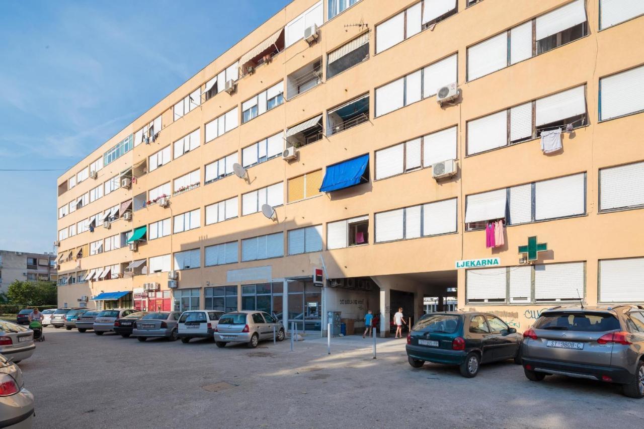 Apartment In Center With Massage Chair