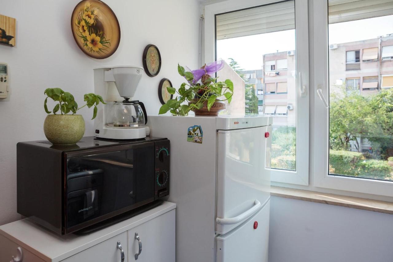 Apartment In Center With Massage Chair Split