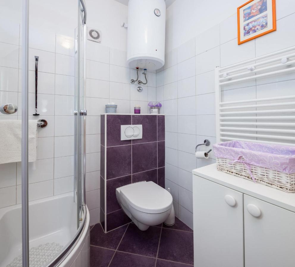 Apartment In Center With Massage Chair