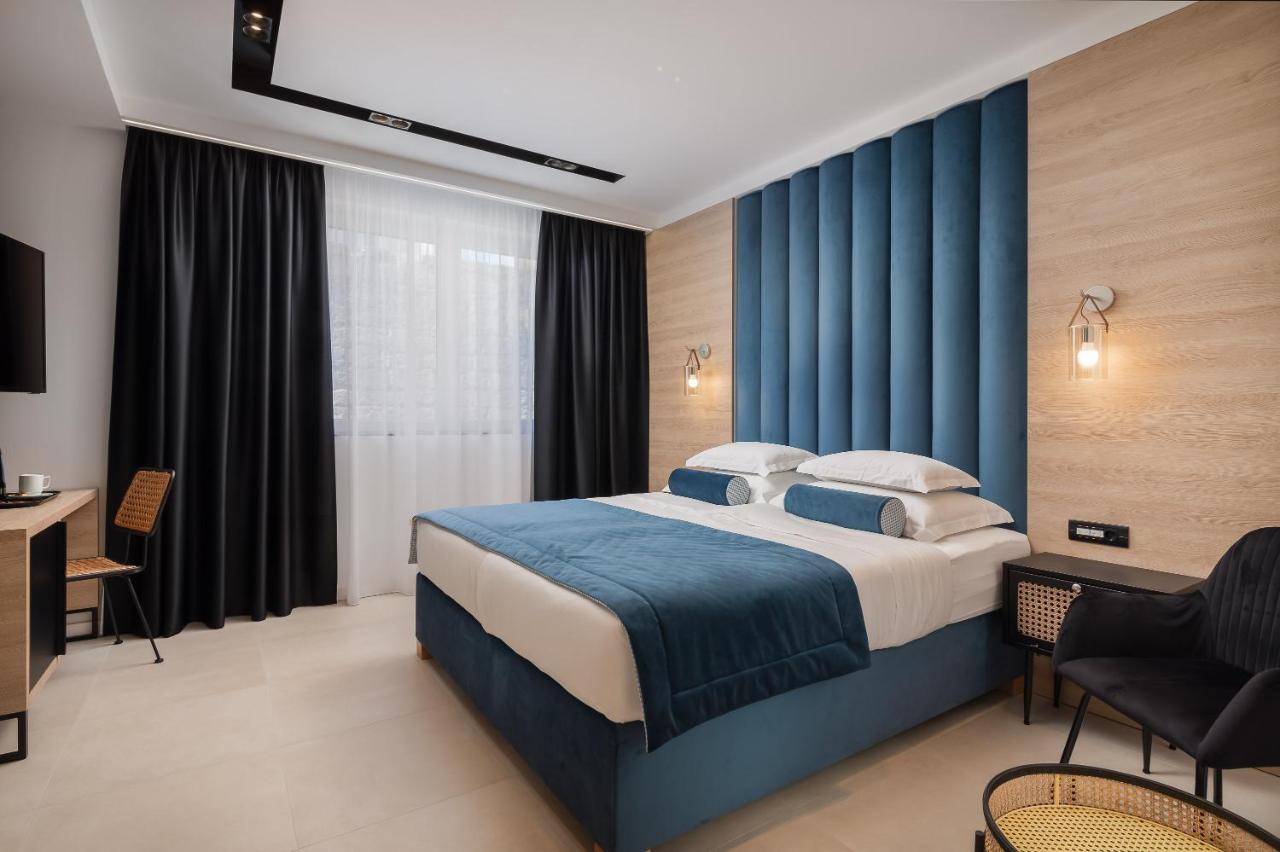 Luxury Unicus I, Ii, Iv Guest house