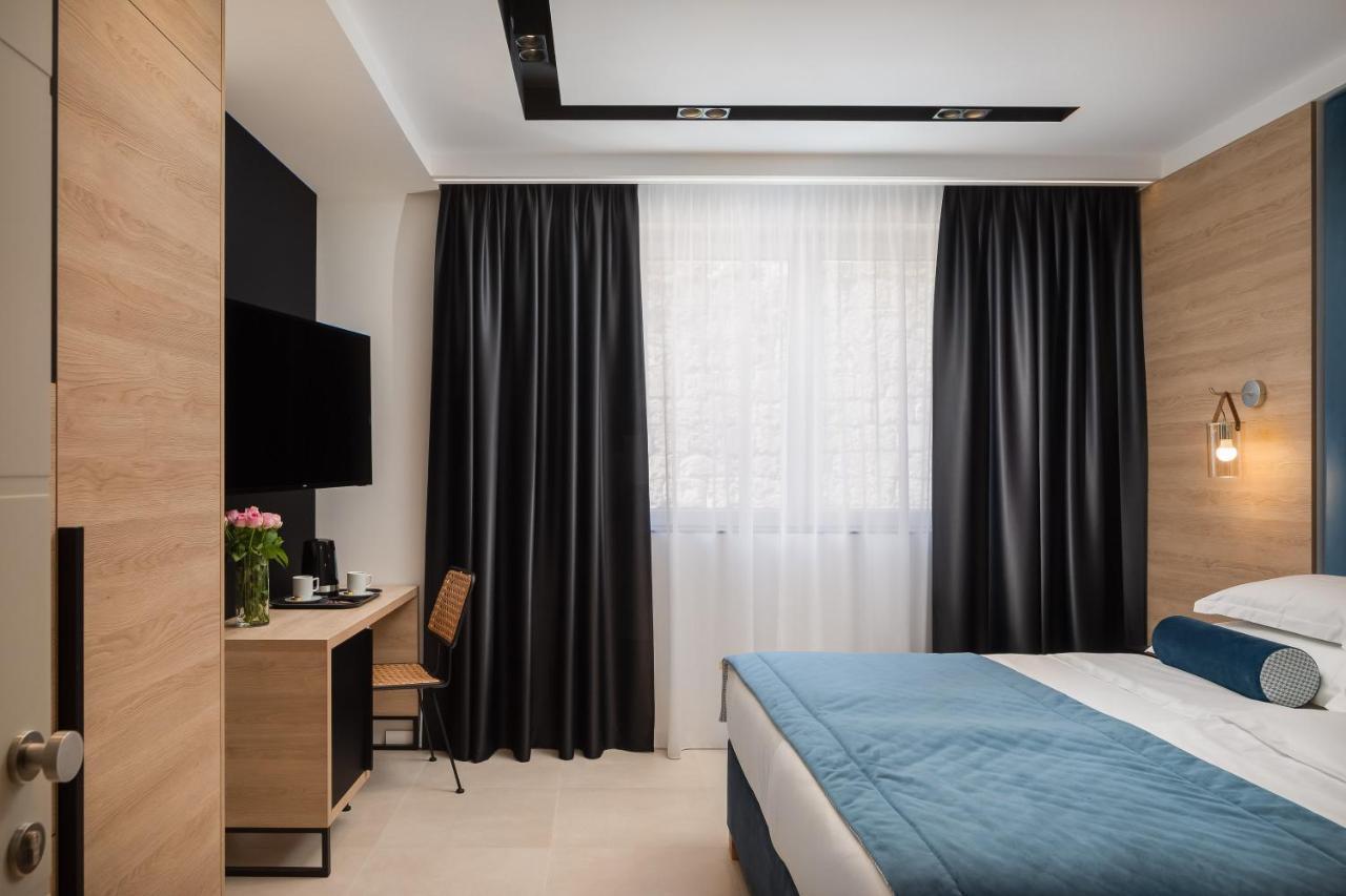 Luxury Unicus I, Ii, Iv Guest house