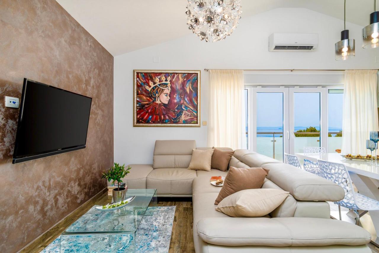 Sea Sparkle 2 Luxury