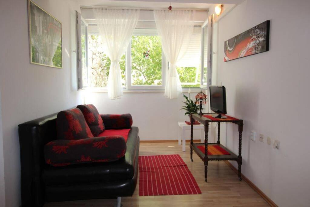 Old City/beach 13 Minutes Away, Parking, For 4 Split