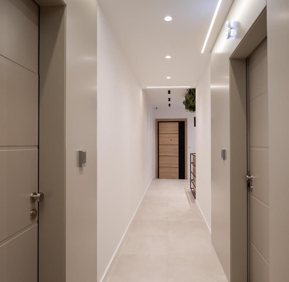 Luxury Unicus I, Ii, Iv