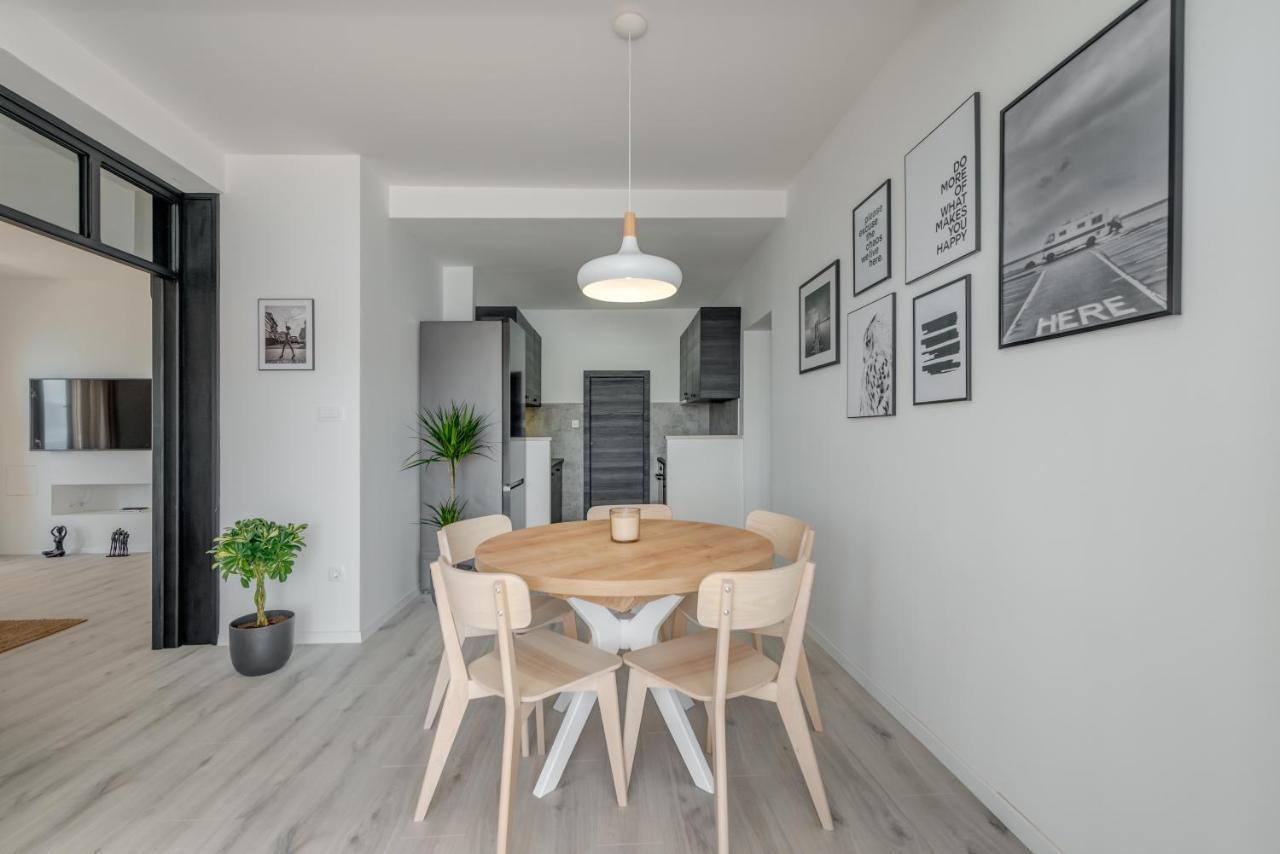Beachfront Apartman *