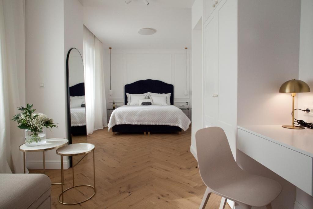 Aurum D Apartment Split