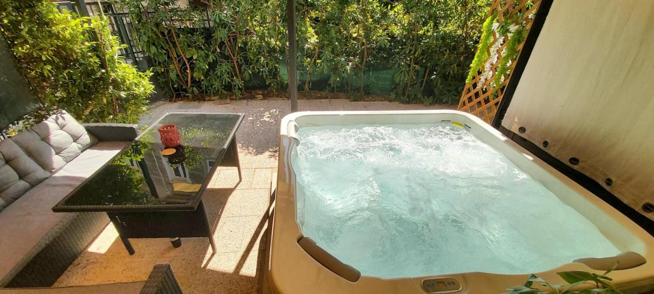 Johnny Croatia With Hot Tub *