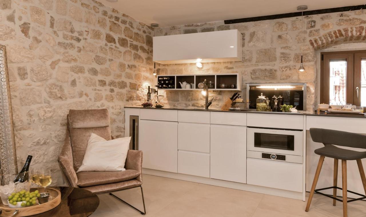 Luxury Studio Eminence In The Old Center Of On Pjaca Square