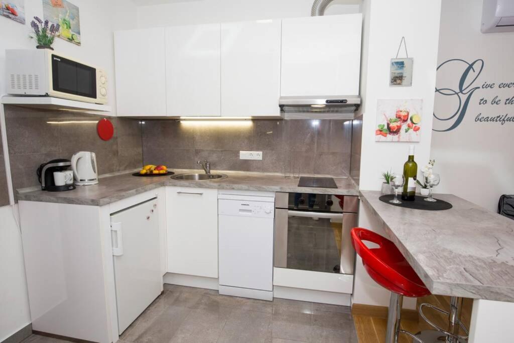 Luxury Viki Very Close To Beach *