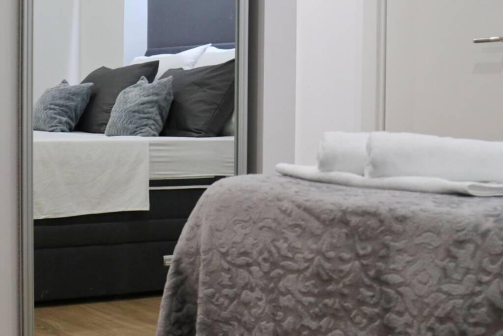 Luxury Dim Apartment *