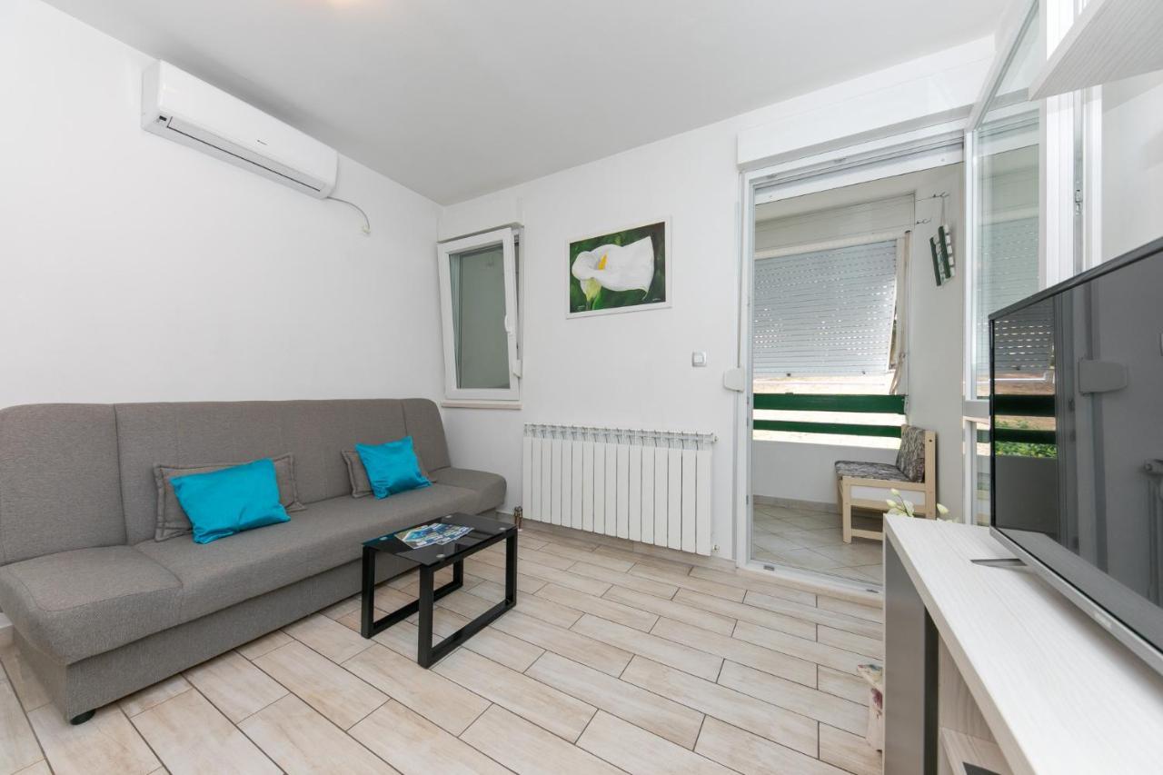 Apartment For 2, Balcony, Wi-Fi, Public Parking, Private Entrance, Self Check In Apartman *