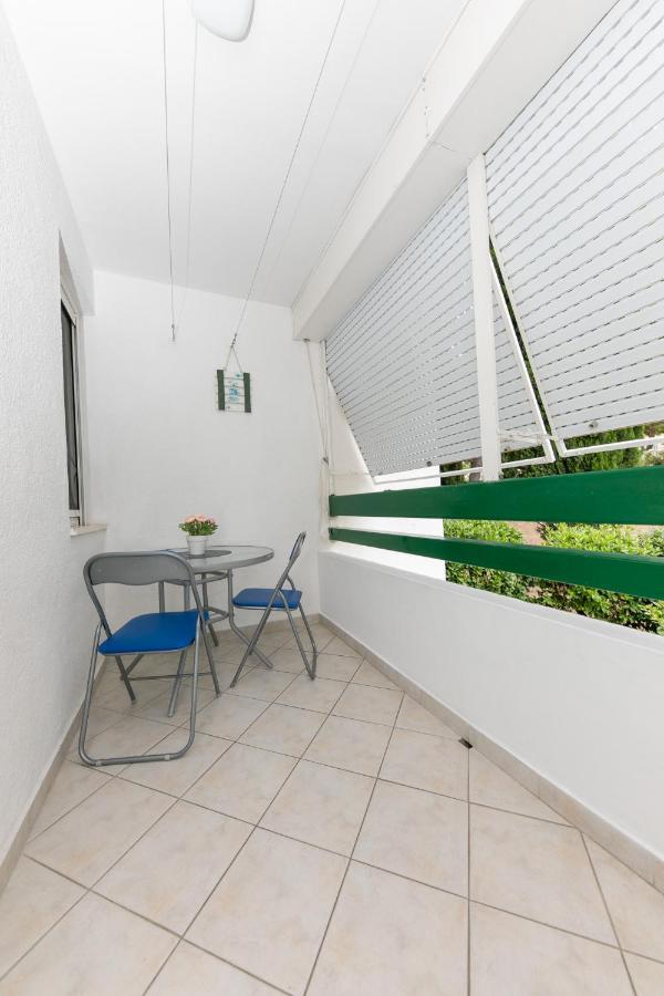 Apartman Apartment For 2, Balcony, Wi-Fi, Public Parking, Private Entrance, Self Check In