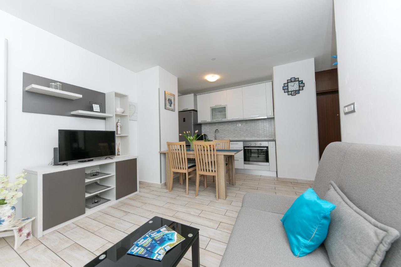 Apartment For 2, Balcony, Wi-Fi, Public Parking, Private Entrance, Self Check In Apartman Split