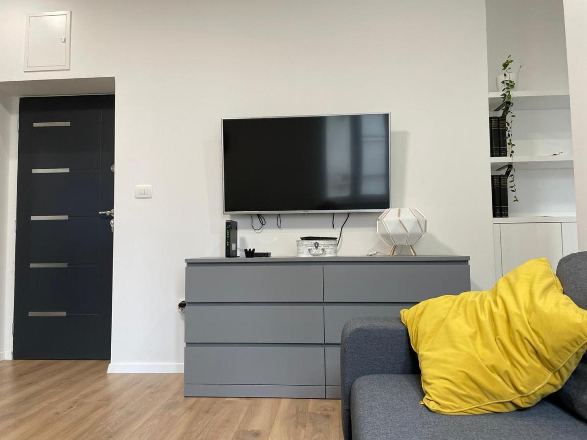 In Center 2 Apartment Split