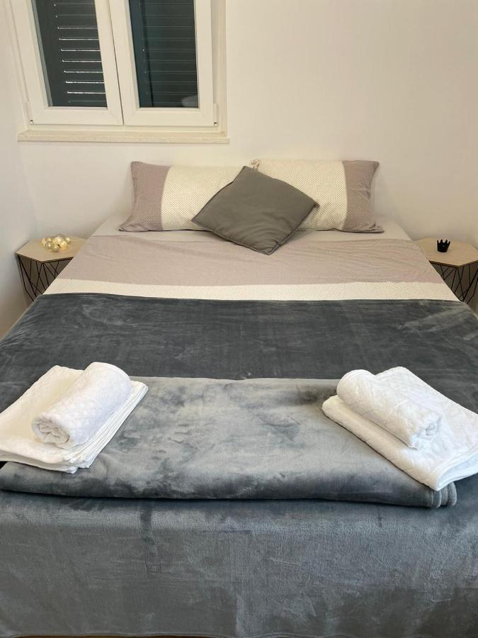 Apartment In Center 2