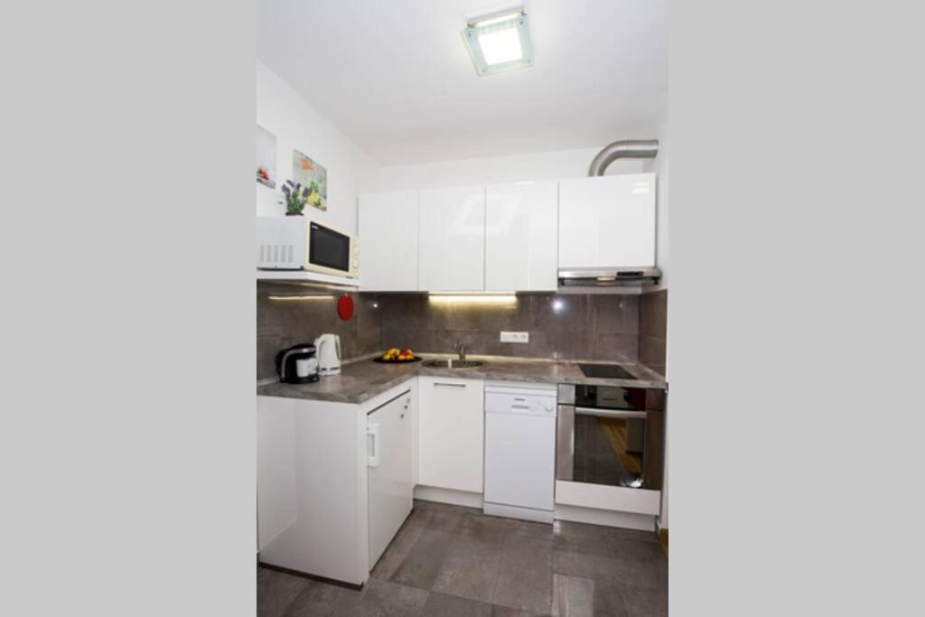 Luxury Viki Very Close To Beach Apartamento *