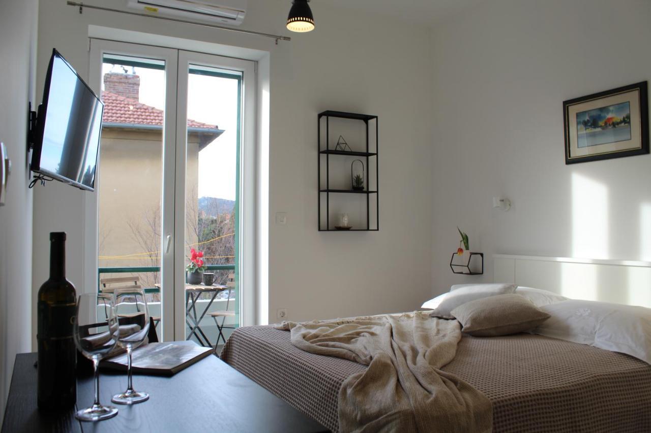 Apartment The Site Split