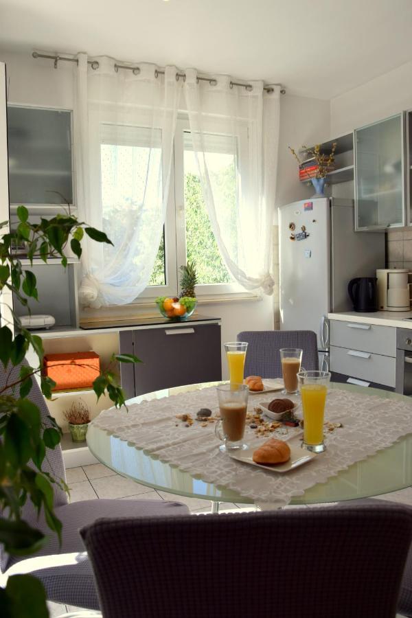 Marimar, Beachfront 1st Row * Split