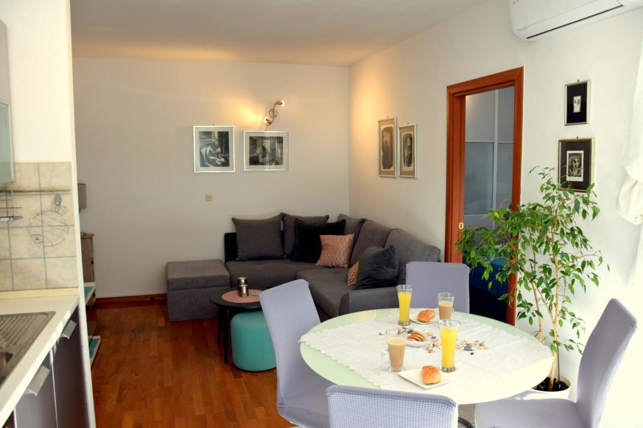 Apartman Marimar, Beachfront 1st Row *