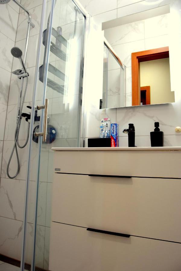 Marimar, Beachfront 1st Row Apartman