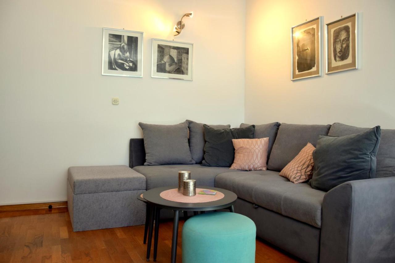 Marimar, Beachfront 1st Row Apartman *