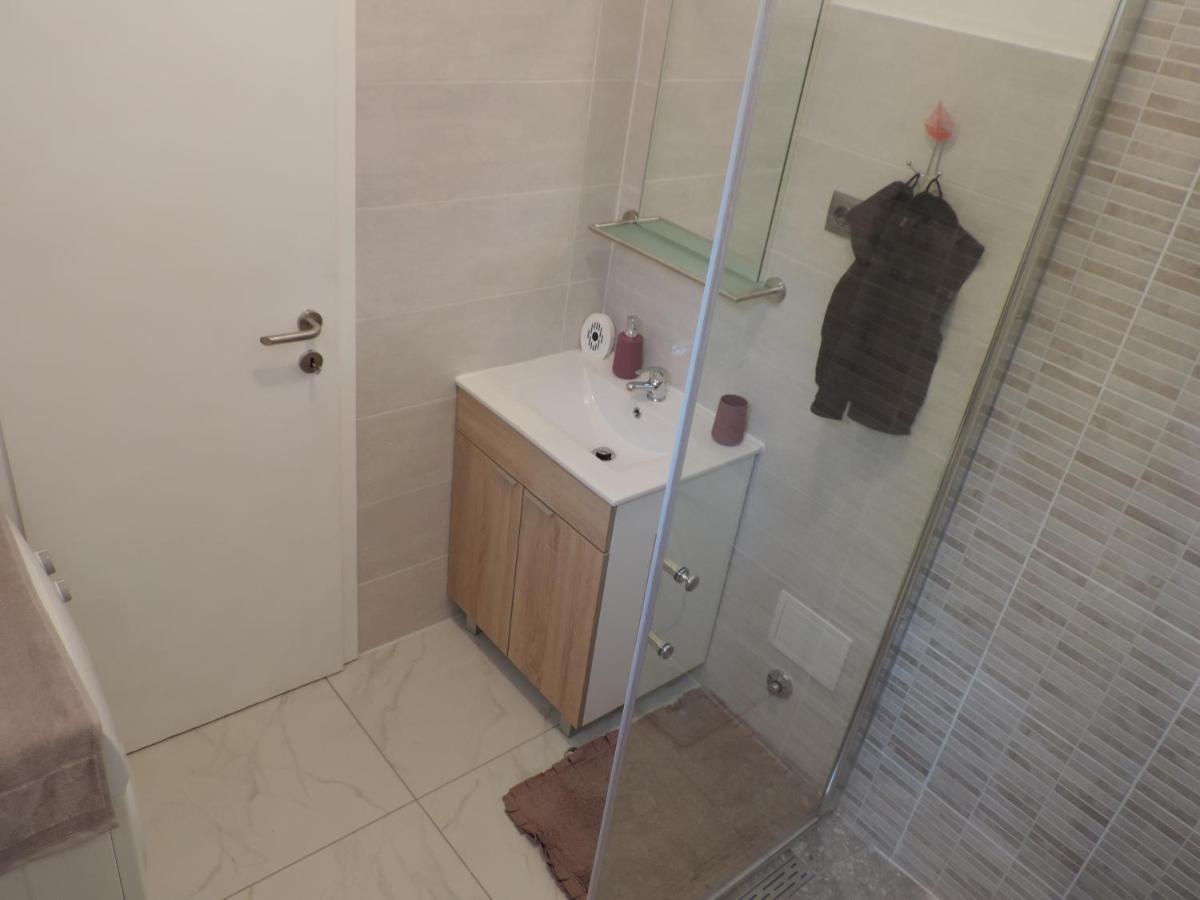 Apartman Carla *
