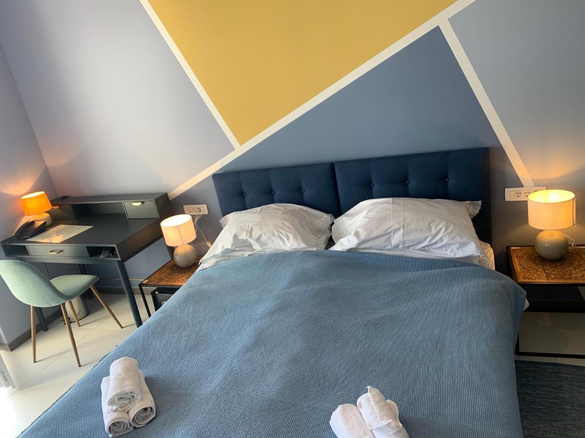 Elu Iris Hotel