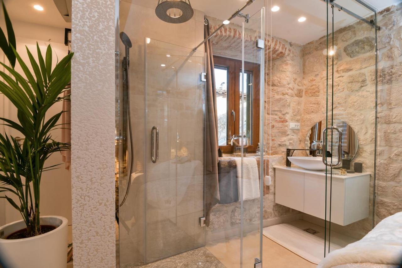 Luxury Studio Eminence In The Old Center Of On Pjaca Square Apartment *