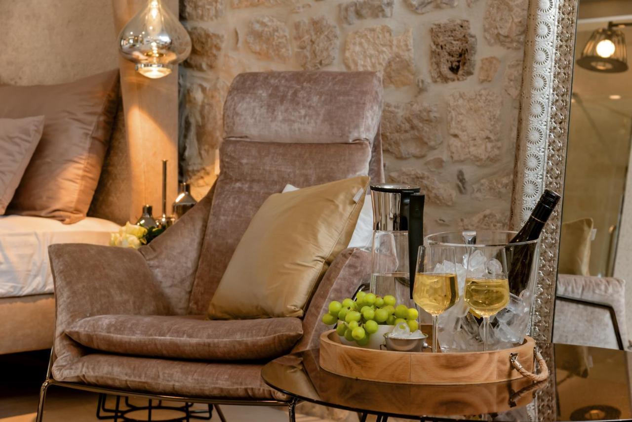 Apartment Luxury Studio Eminence In The Old Center Of On Pjaca Square