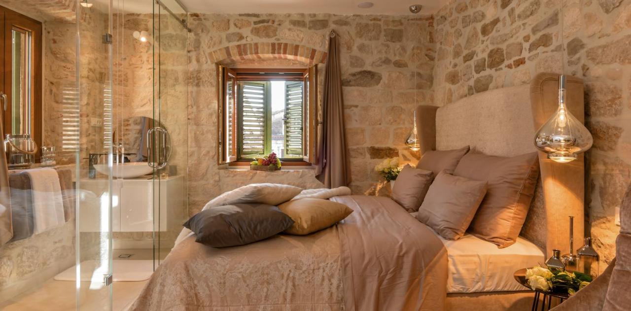 Luxury Studio Eminence In The Old Center Of On Pjaca Square Apartment *