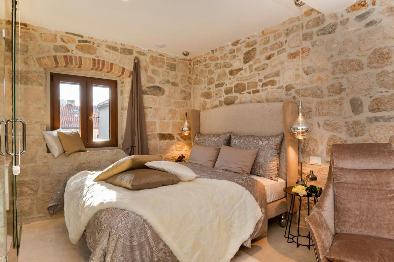 Luxury Studio Eminence In The Old Center Of On Pjaca Square Apartment Split